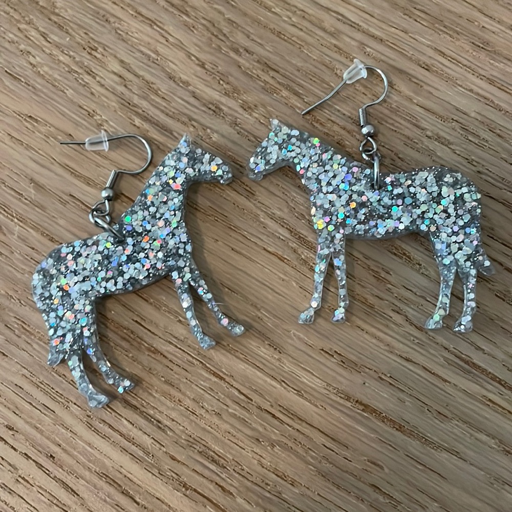 Sparkly, glitter horse earrings - renaissance